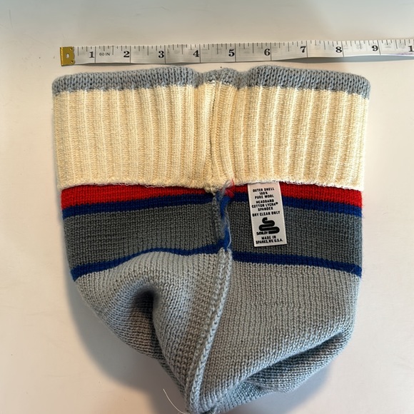 Smiley 100% Wool Ski Snowboard Beanie Grey Red Stripes - Picture 2 of 5